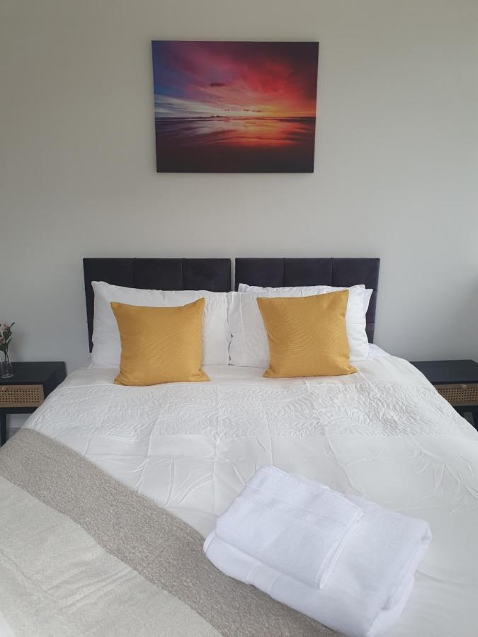 1 & 2 Bed Apartments - Desborough, Kettering, Wifi, Parking, Family Εξωτερικό φωτογραφία