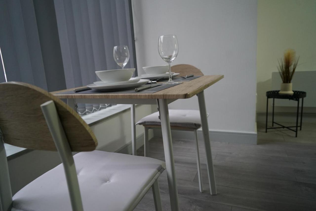 1 & 2 Bed Apartments - Desborough, Kettering, Wifi, Parking, Family Εξωτερικό φωτογραφία