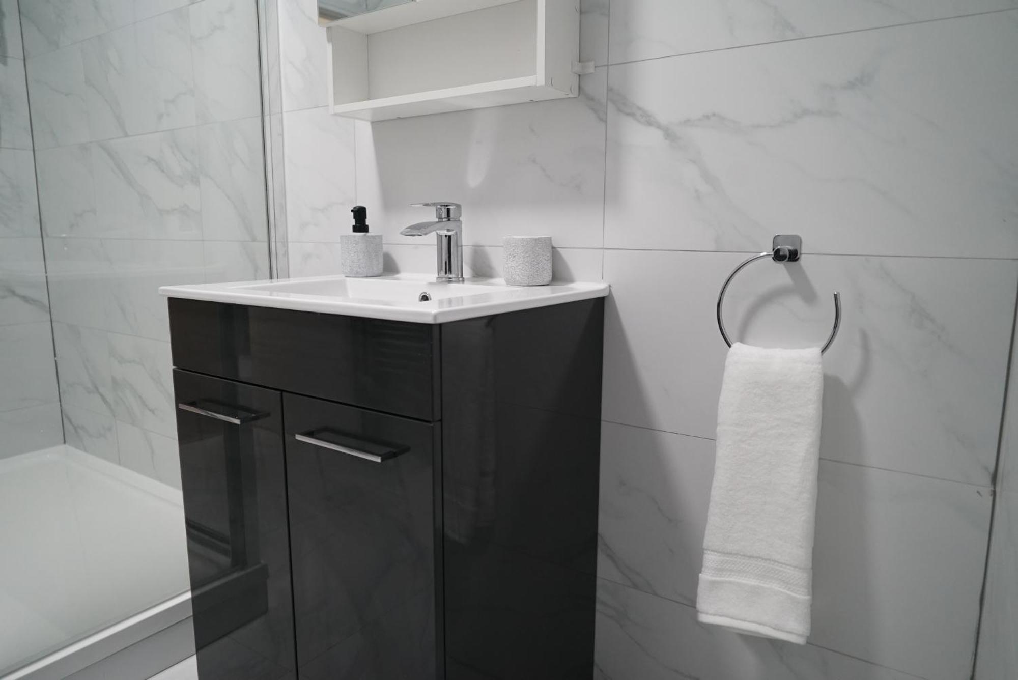 1 & 2 Bed Apartments - Desborough, Kettering, Wifi, Parking, Family Εξωτερικό φωτογραφία