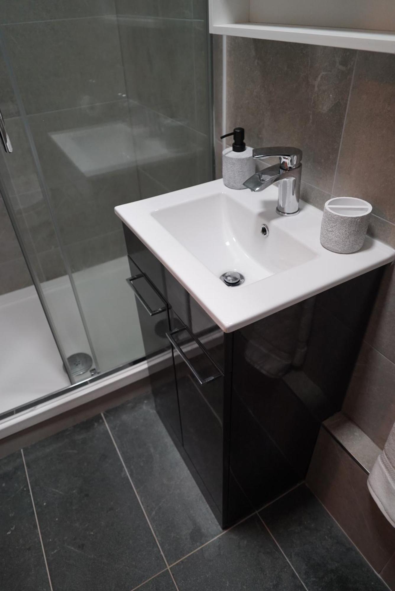 1 & 2 Bed Apartments - Desborough, Kettering, Wifi, Parking, Family Εξωτερικό φωτογραφία