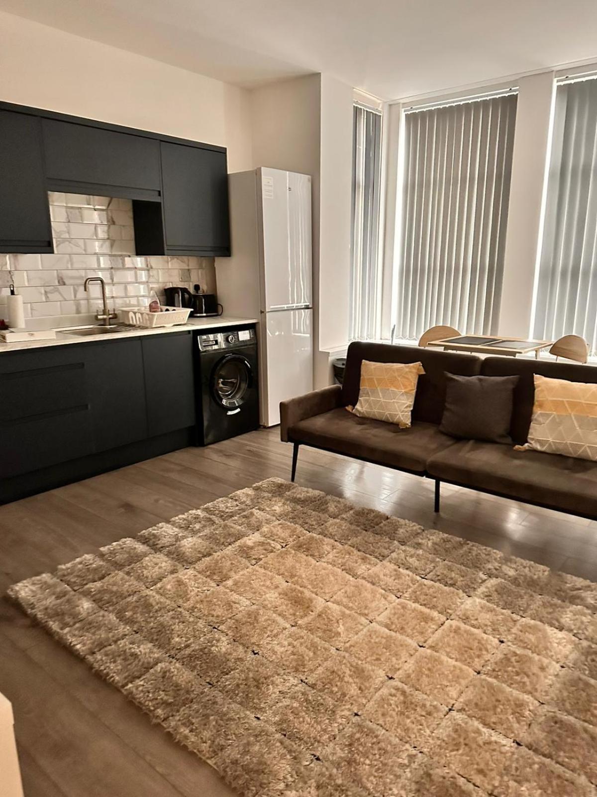 1 & 2 Bed Apartments - Desborough, Kettering, Wifi, Parking, Family Εξωτερικό φωτογραφία