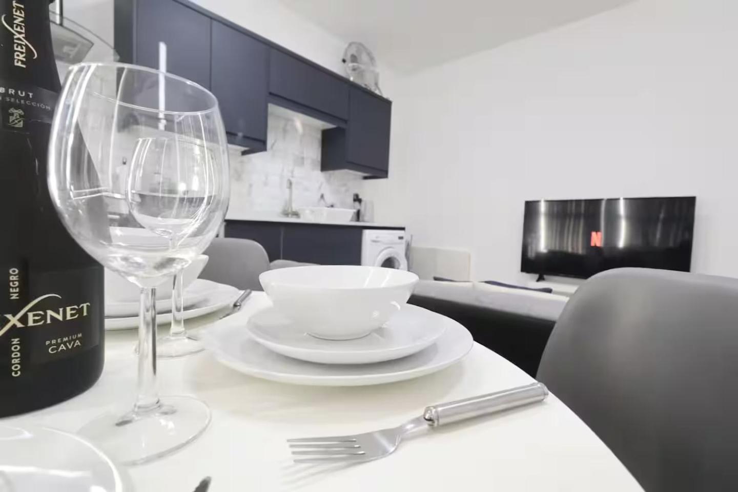 1 & 2 Bed Apartments - Desborough, Kettering, Wifi, Parking, Family Εξωτερικό φωτογραφία