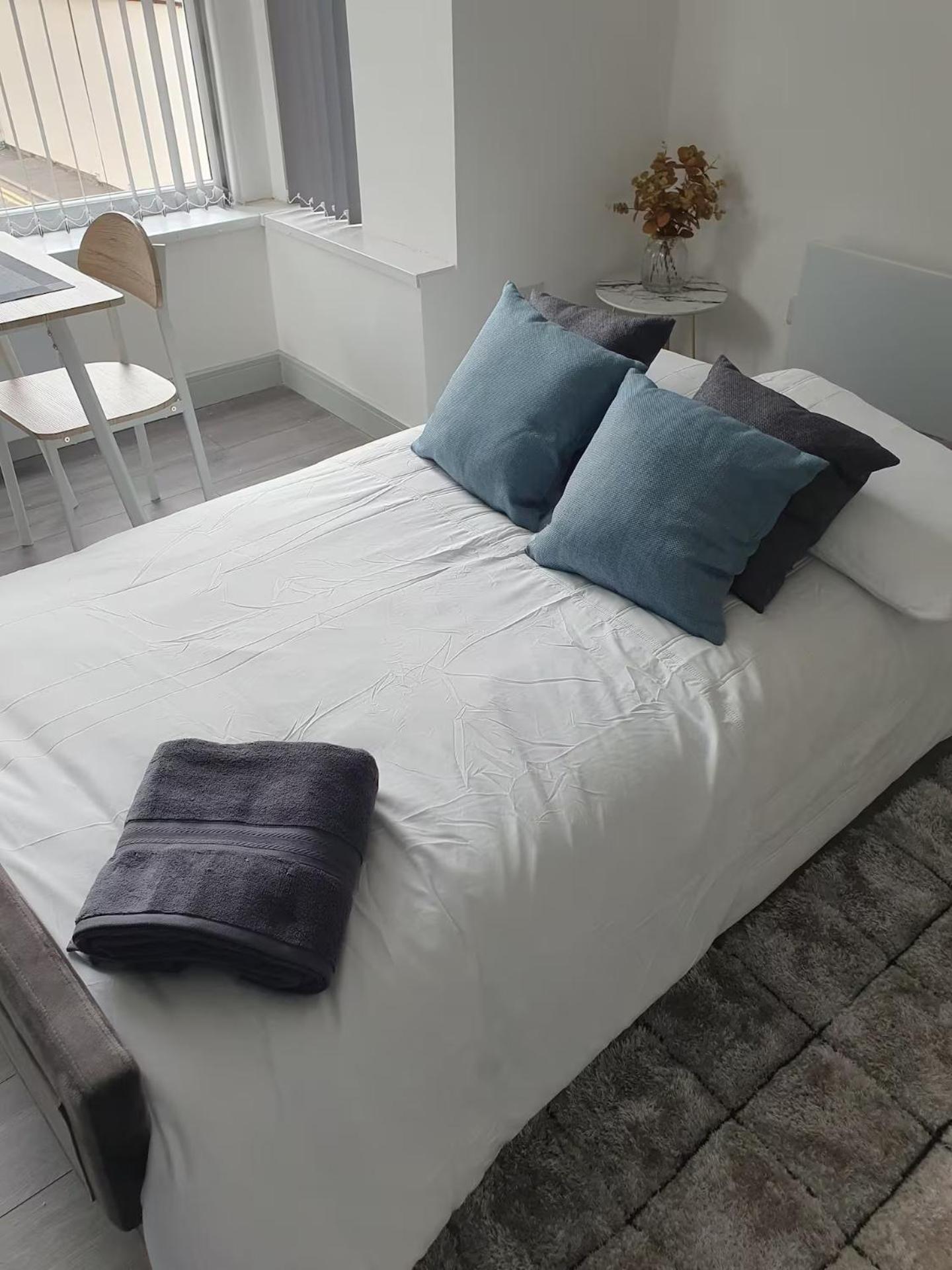 1 & 2 Bed Apartments - Desborough, Kettering, Wifi, Parking, Family Εξωτερικό φωτογραφία